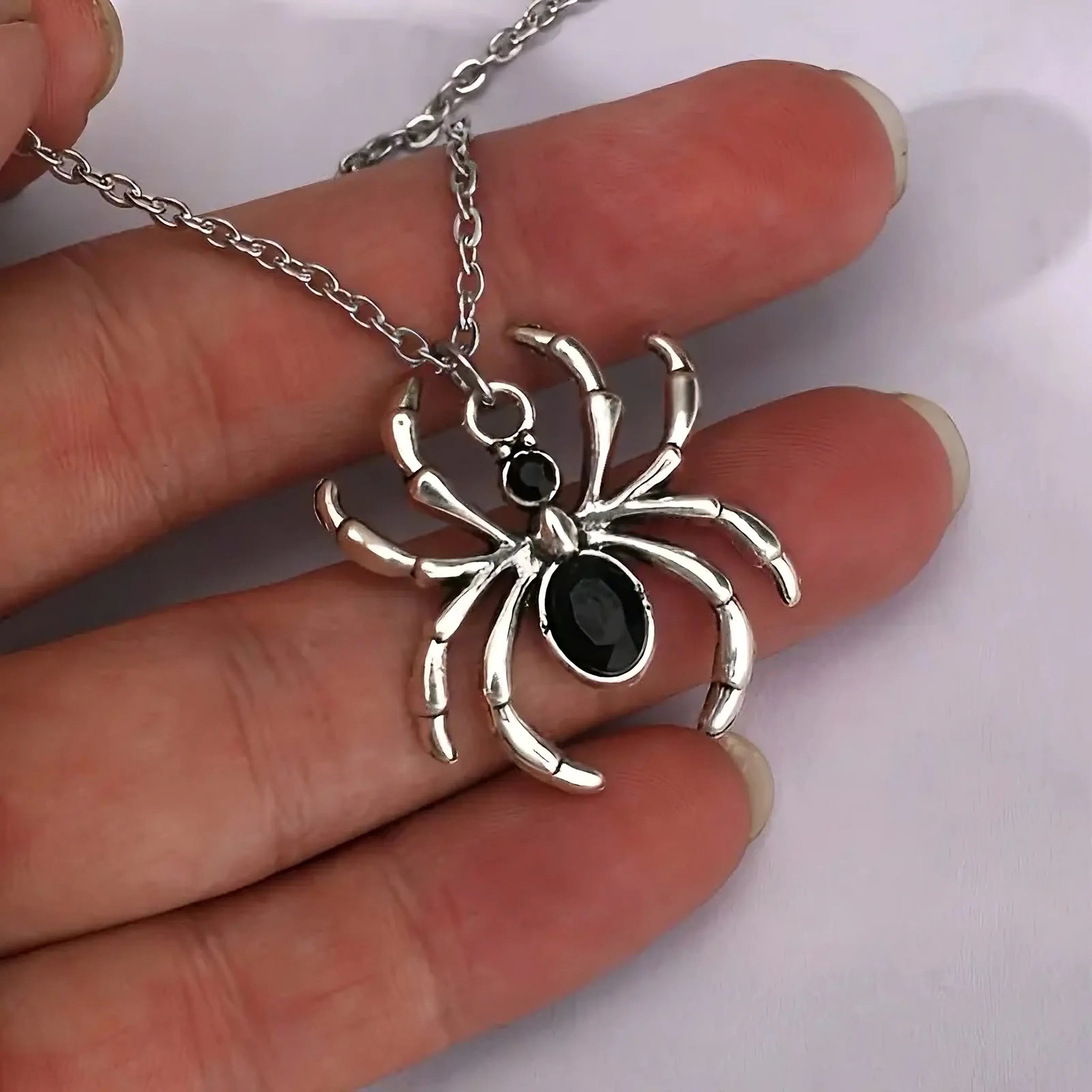 Silver Black Spider Necklace – Bold & Mysterious Elegance