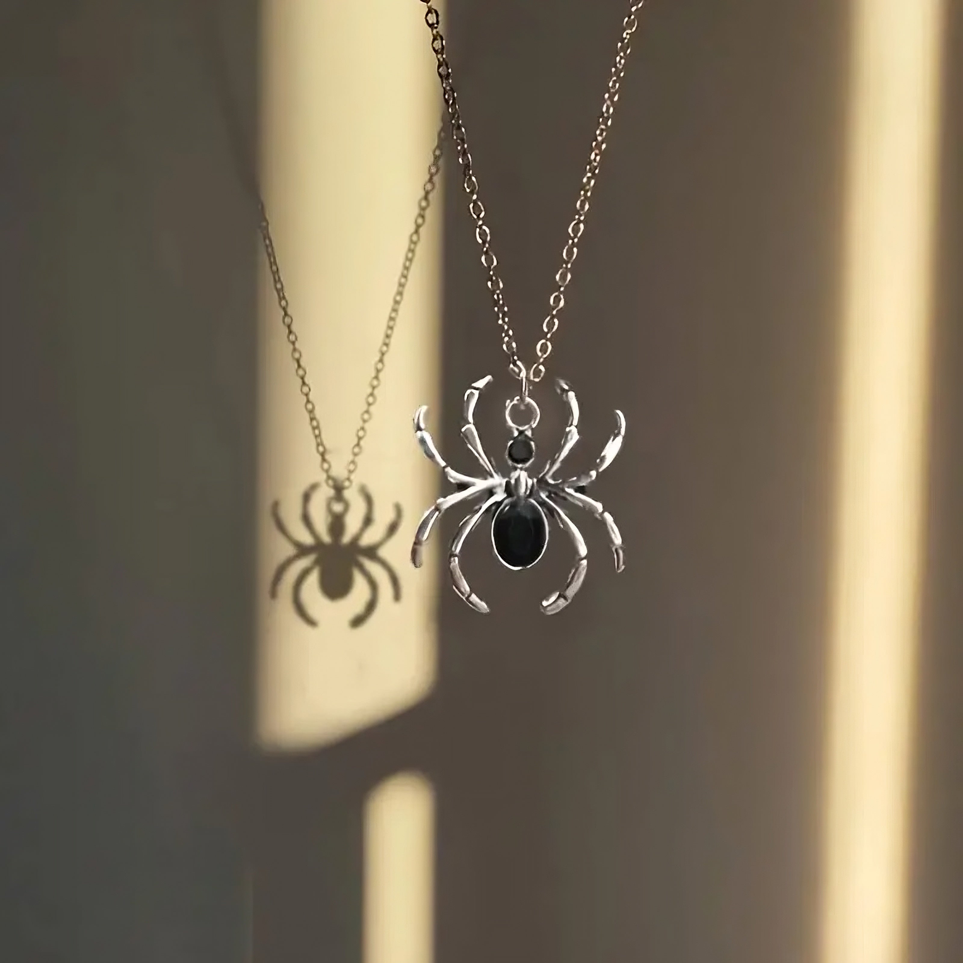 Silver Black Spider Necklace – Bold & Mysterious Elegance