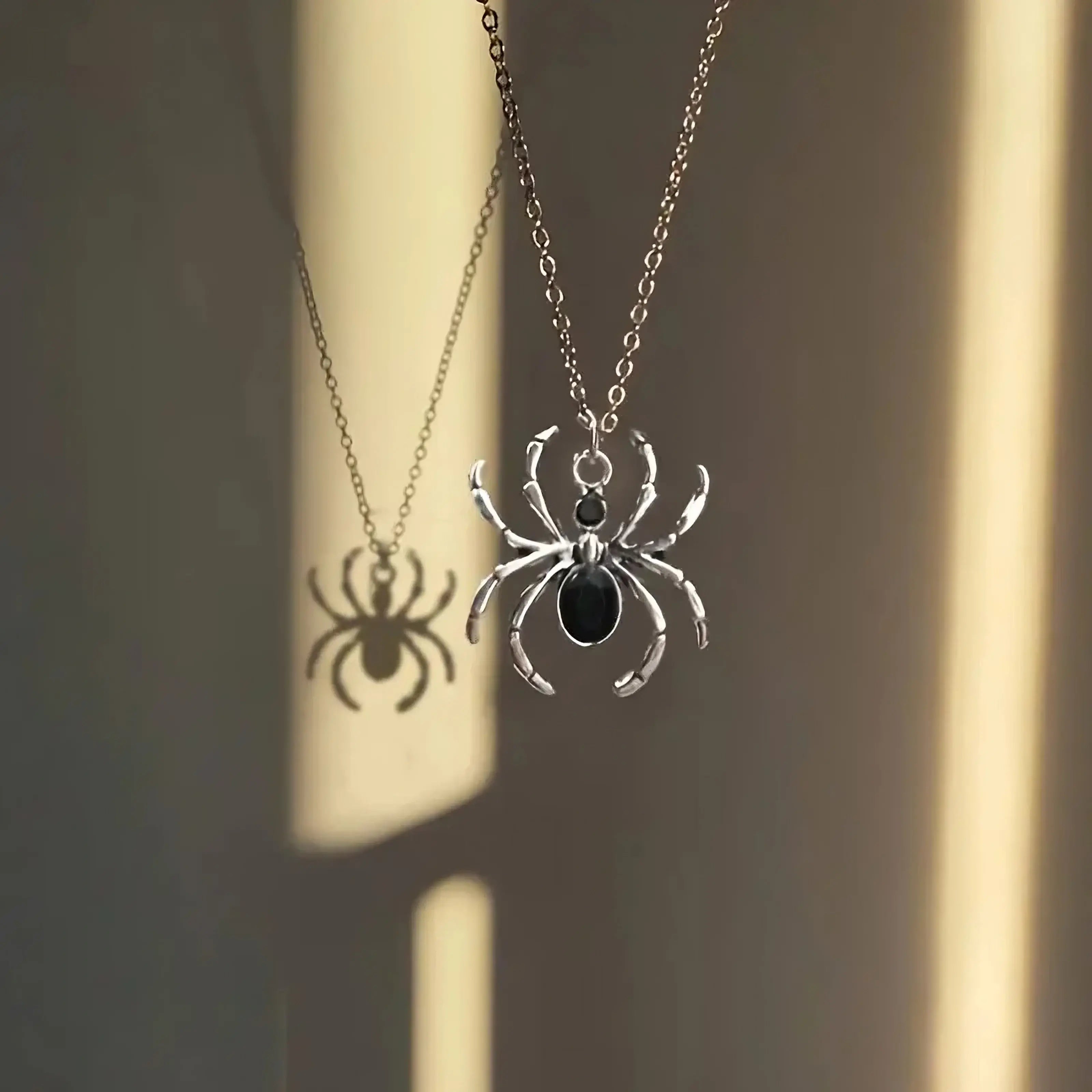 Silver Black Spider Necklace – Bold & Mysterious Elegance
