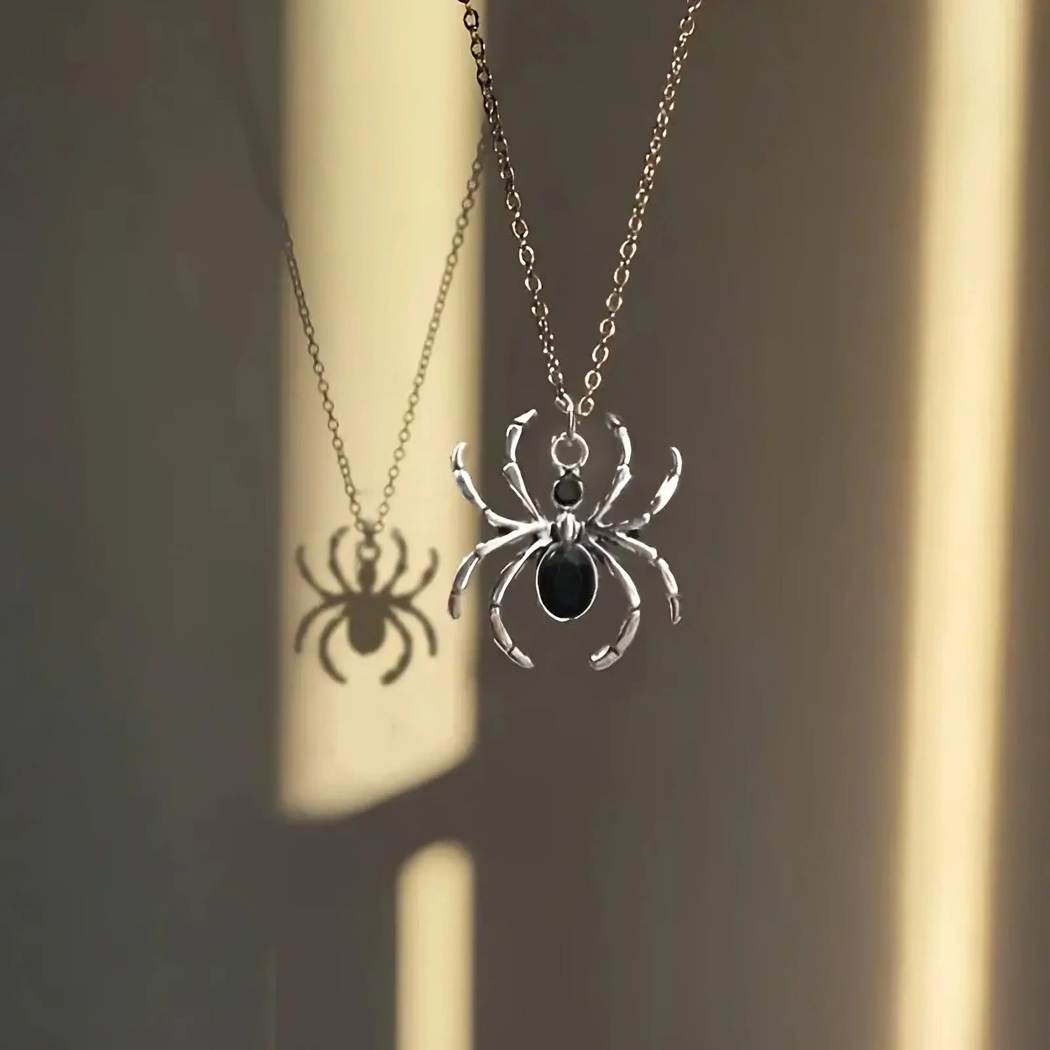Silver Black Spider Necklace – Bold & Mysterious Elegance