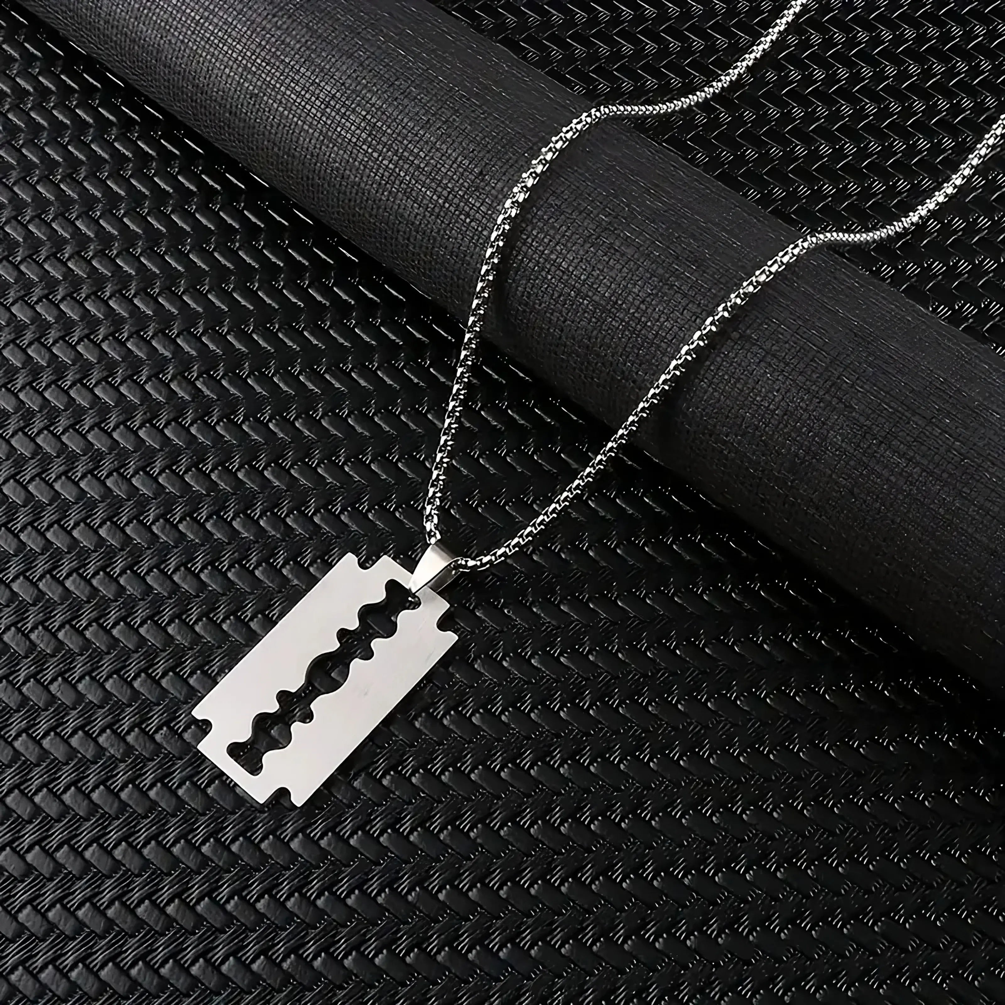Razor Blade Pendant Necklace – Stainless Steel Urban Chain