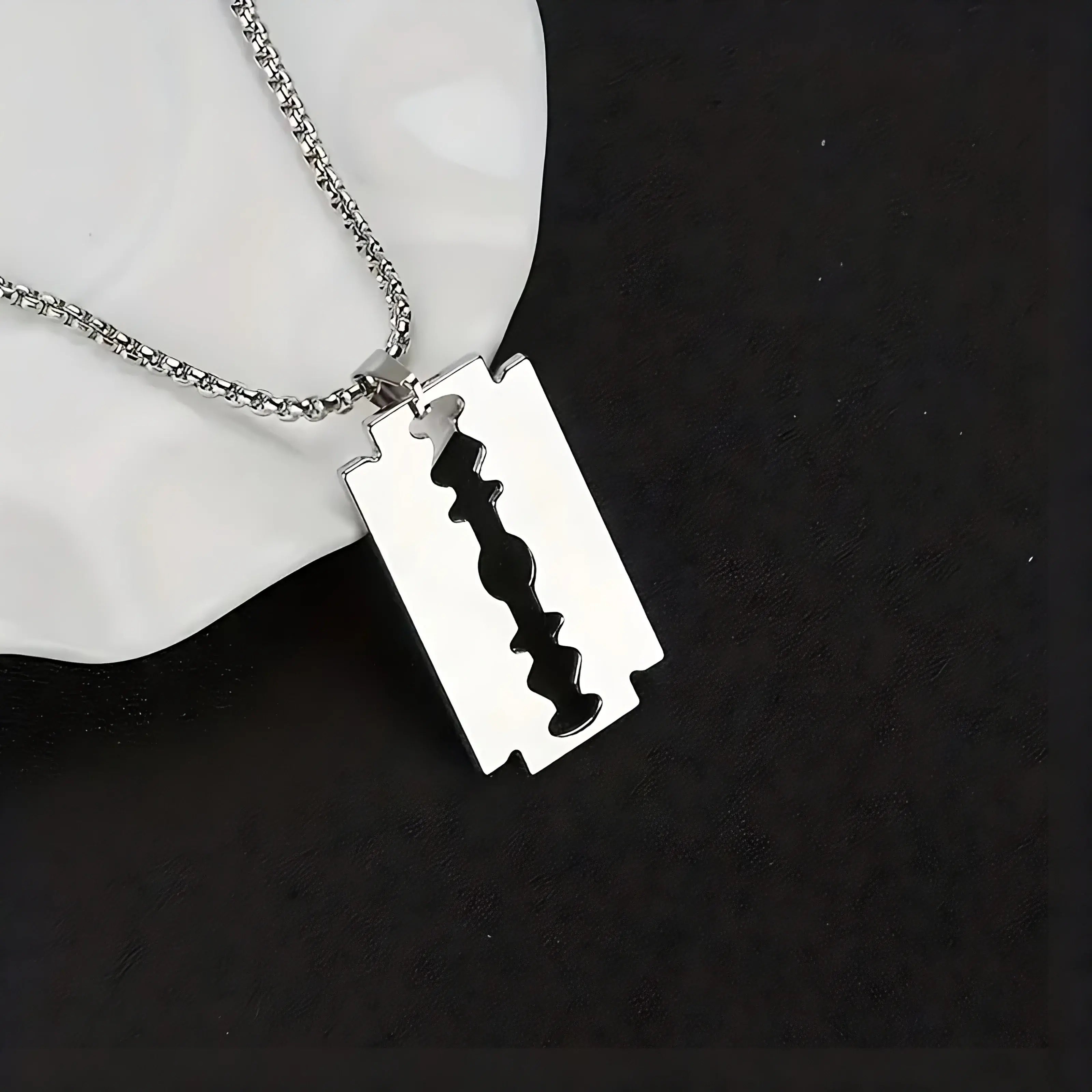 Razor Blade Pendant Necklace – Stainless Steel Urban Chain