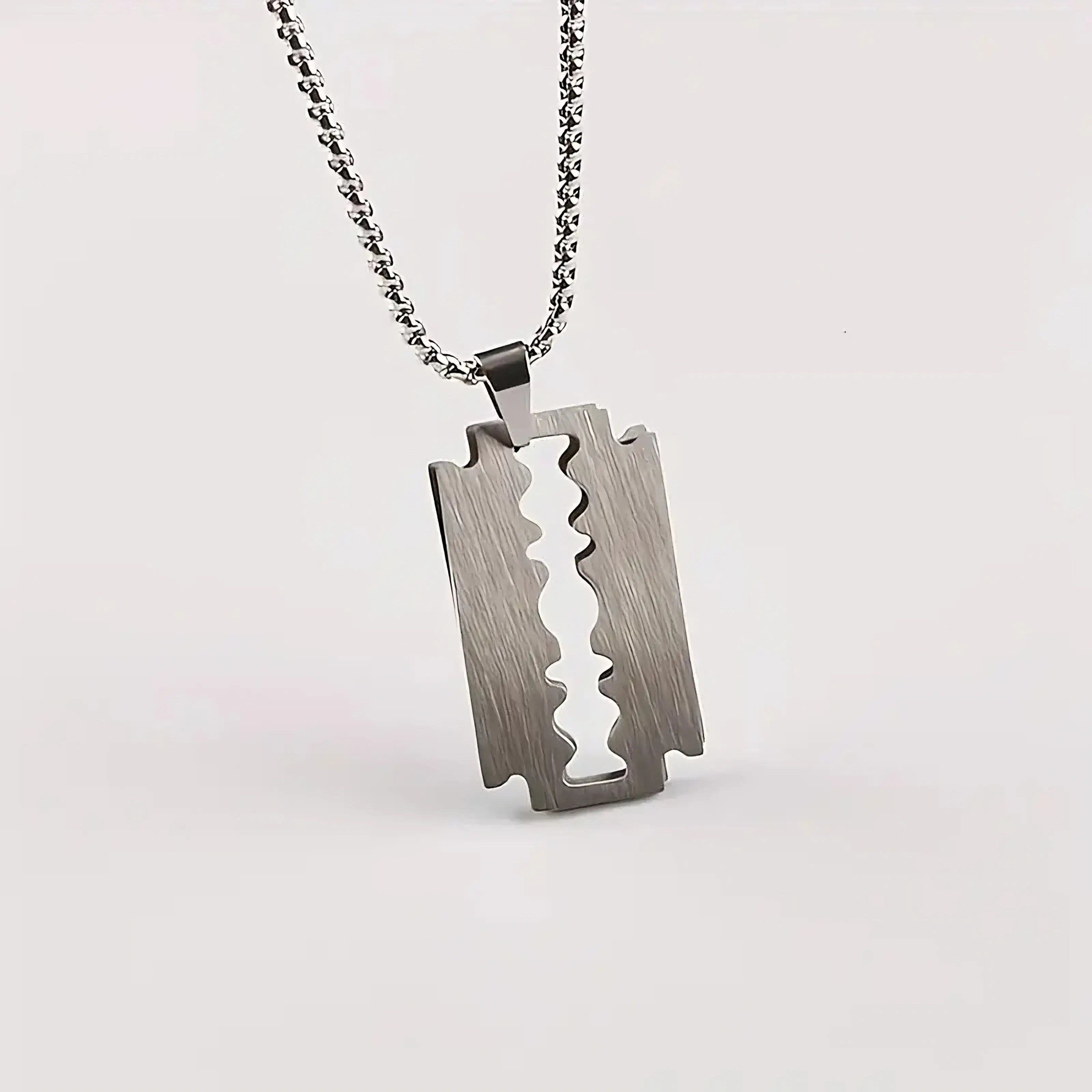 Razor Blade Pendant Necklace – Stainless Steel Urban Chain