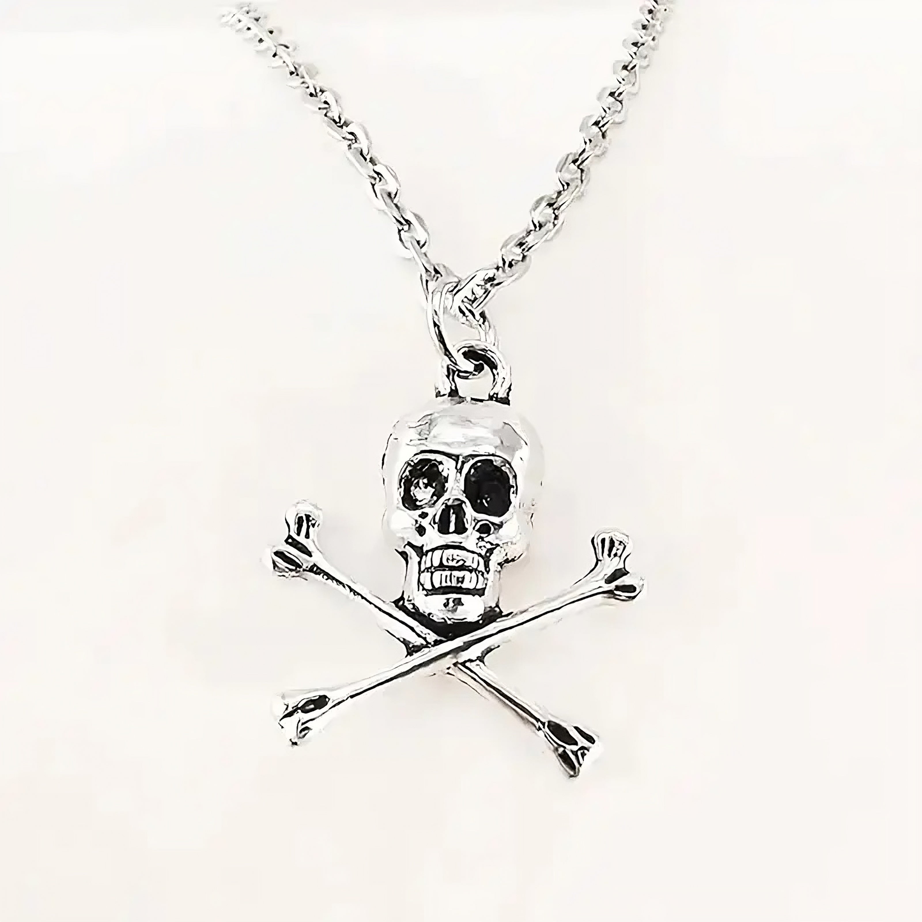 💀 Silver Skull & Crossbones Pendant Necklace