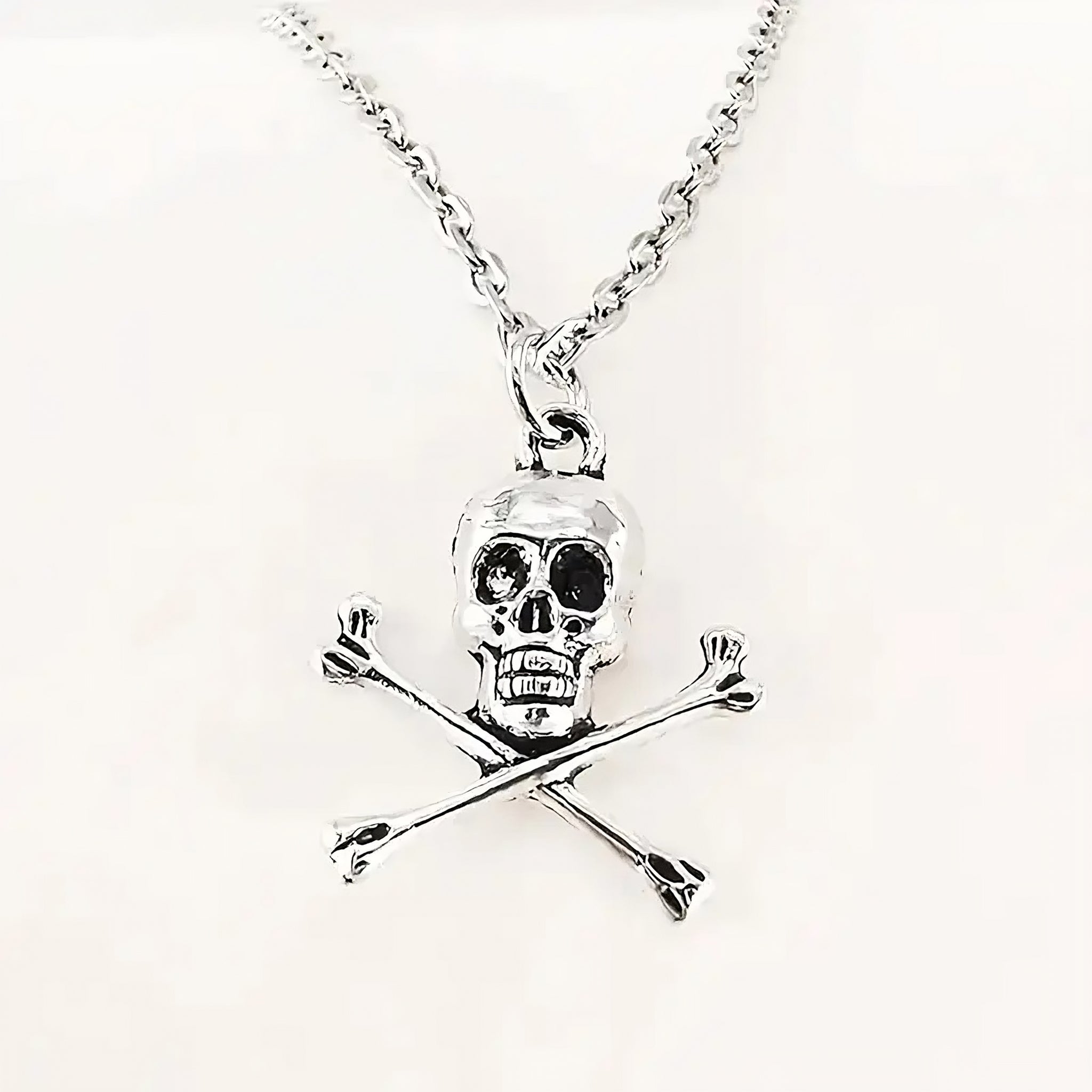 💀 Silver Skull & Crossbones Pendant Necklace