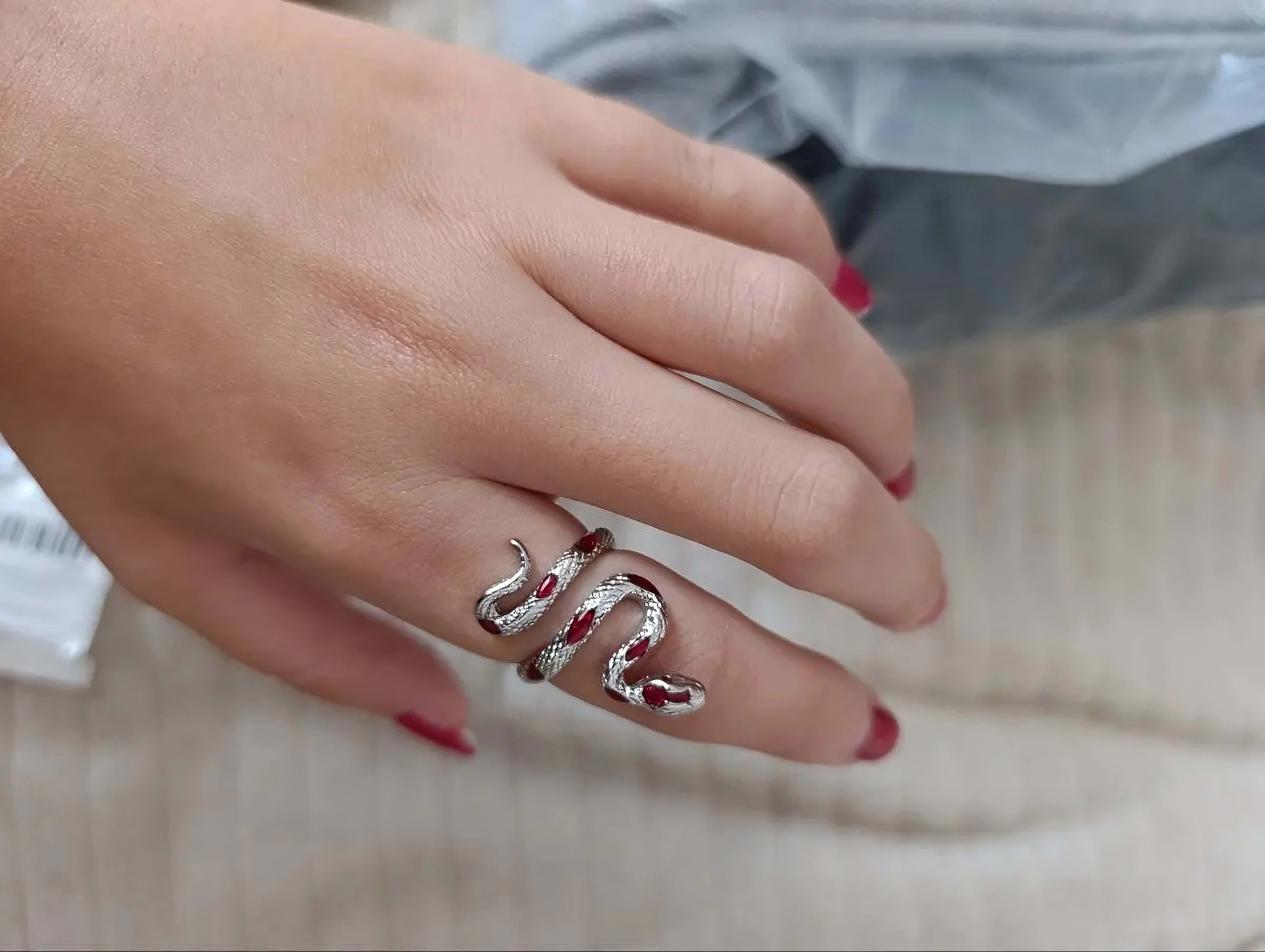 Snake Ring Red