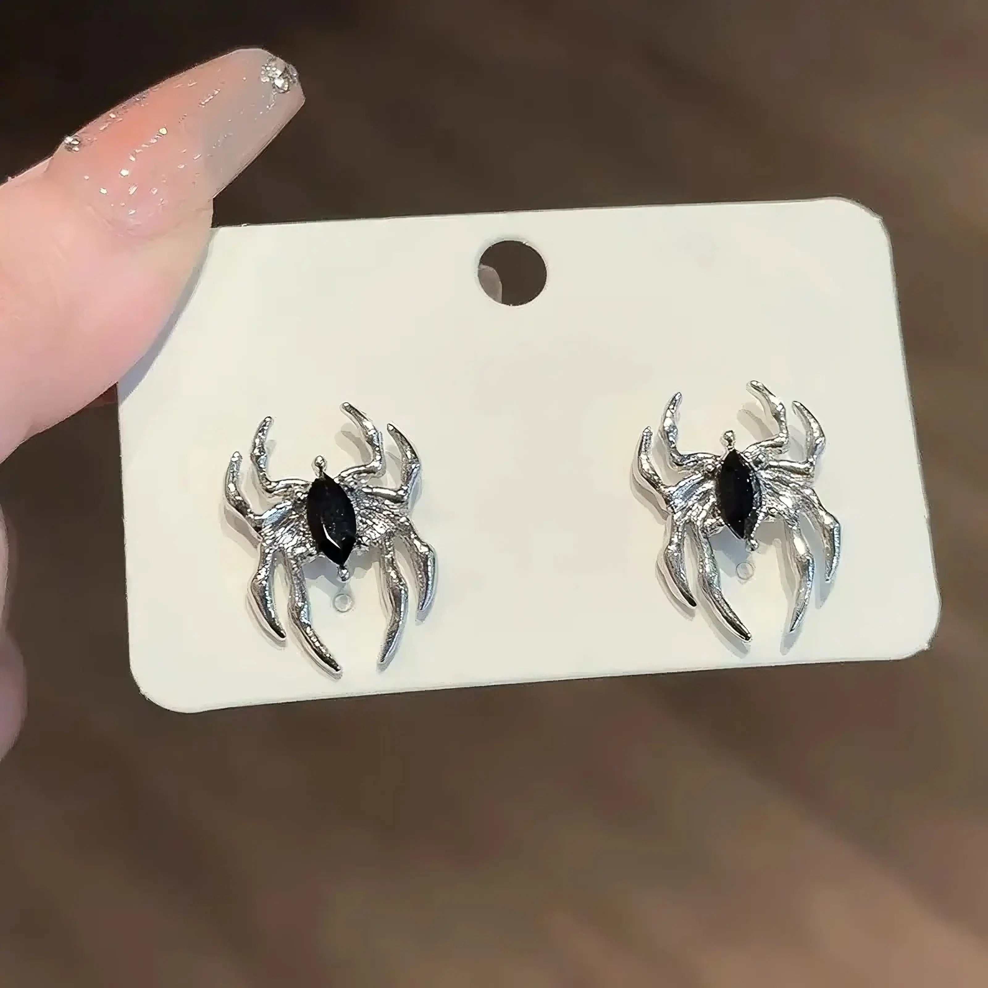🕷️ Gothic Spider Stud Earrings – Silver Black Gem Design